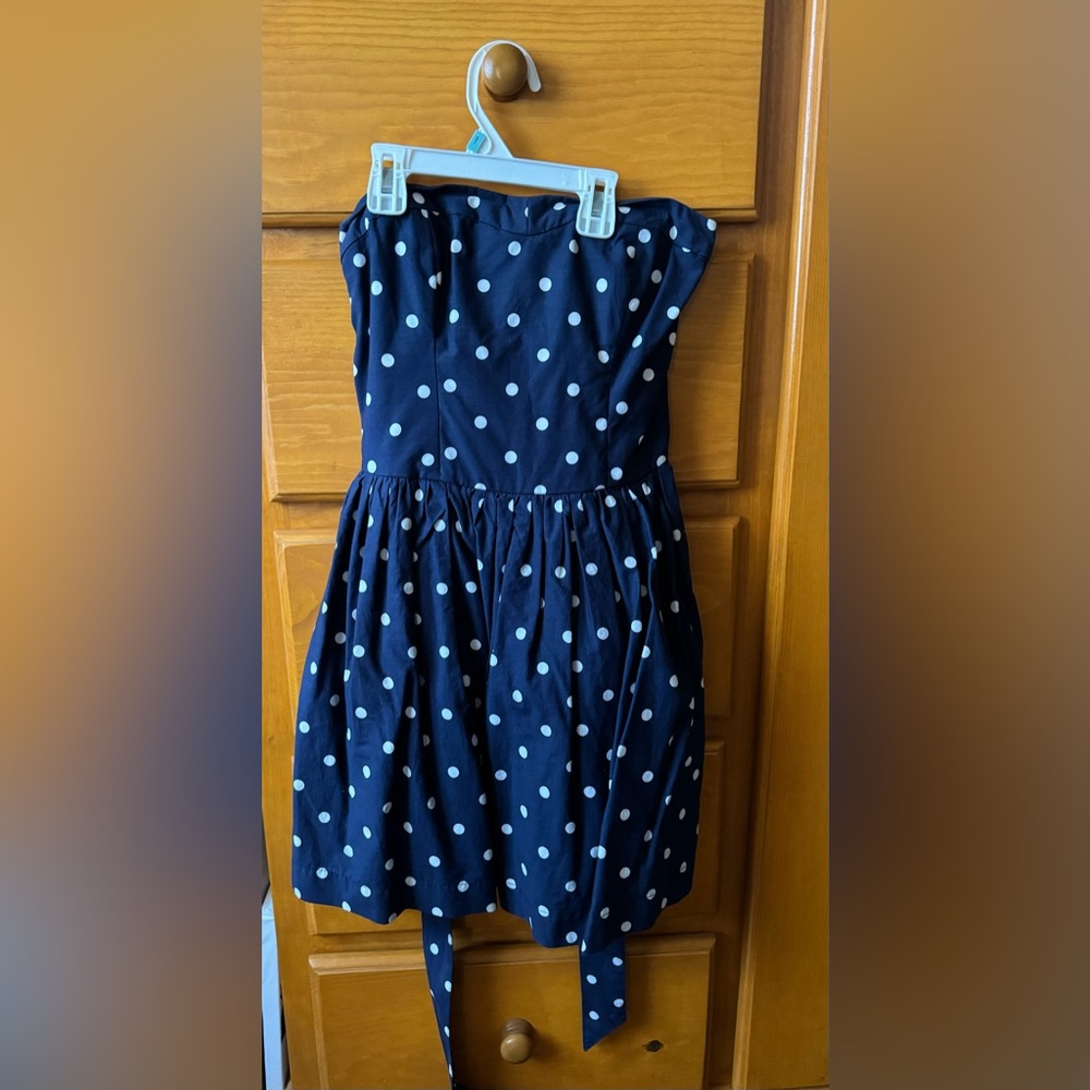 Selling a blue and white polka dot Hollister dress (M)